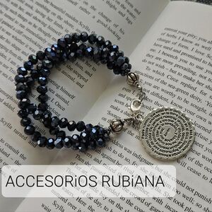 Accesorios Rubiana Black Beaded Bracelet with Silver Medallion